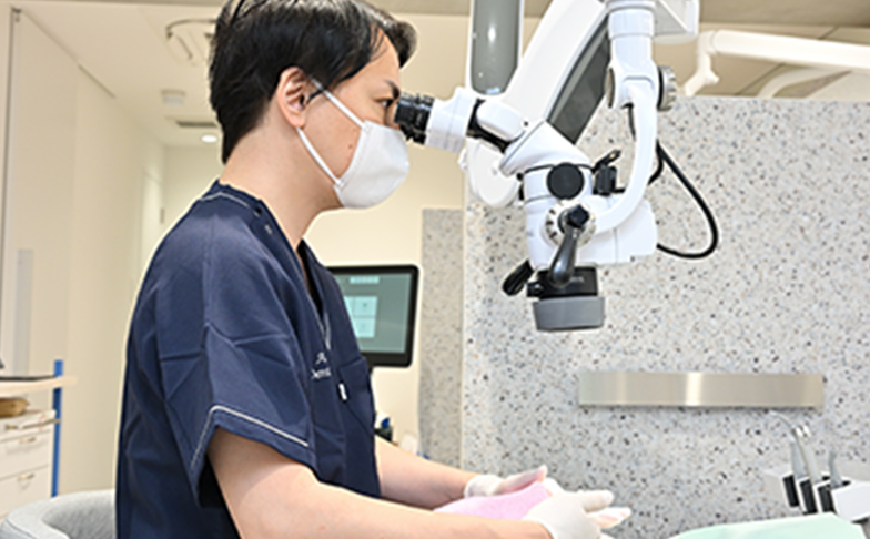 マイクロスコープ、歯科用CT、口腔内スキャナー より精確な歯科治療を行なうための先端的な機器